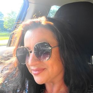 Meet your Posher, Magdalena